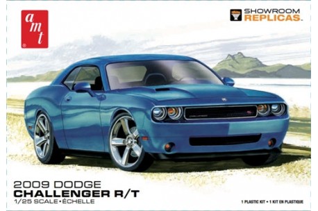 AMT 2008 Dodge Challenger SRT8 - 1/25 Scale Model Kit