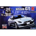 Fujimi Nissan GT-R R35 w/Engine - 1/24 Scale Model kit