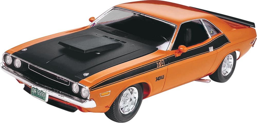 Revell '70 Dodge Challenger 2 'n 1 - 1/24 Scale Model Kit