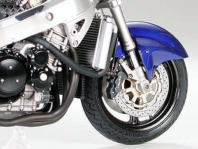 Suzuki GSX1300R Hayabusa 1:12 scale model kit