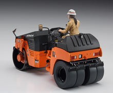 Hasegawa Hitachi Vibratory Combined Roller ZC50C-5 - 1/35 Scale Model Kit