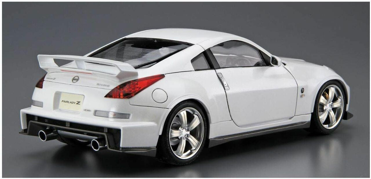 Aoshima The Model Car Nissan Z33 Fairlady Z Version Nismo '07 - 1/24 Scale Model Kit