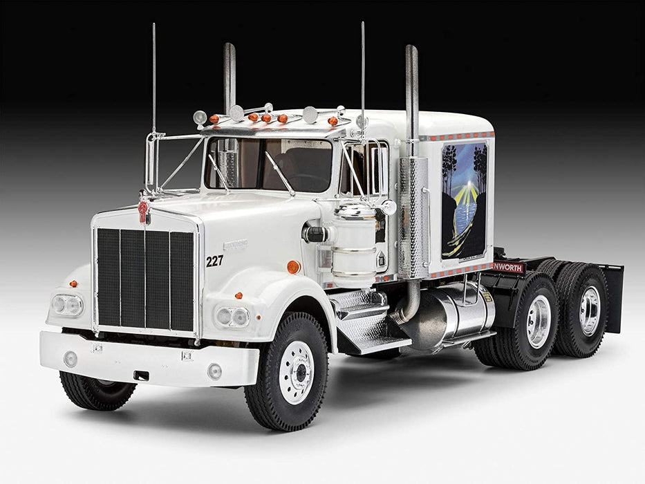 Revell of Germany Kenworth W-900  - 1/25