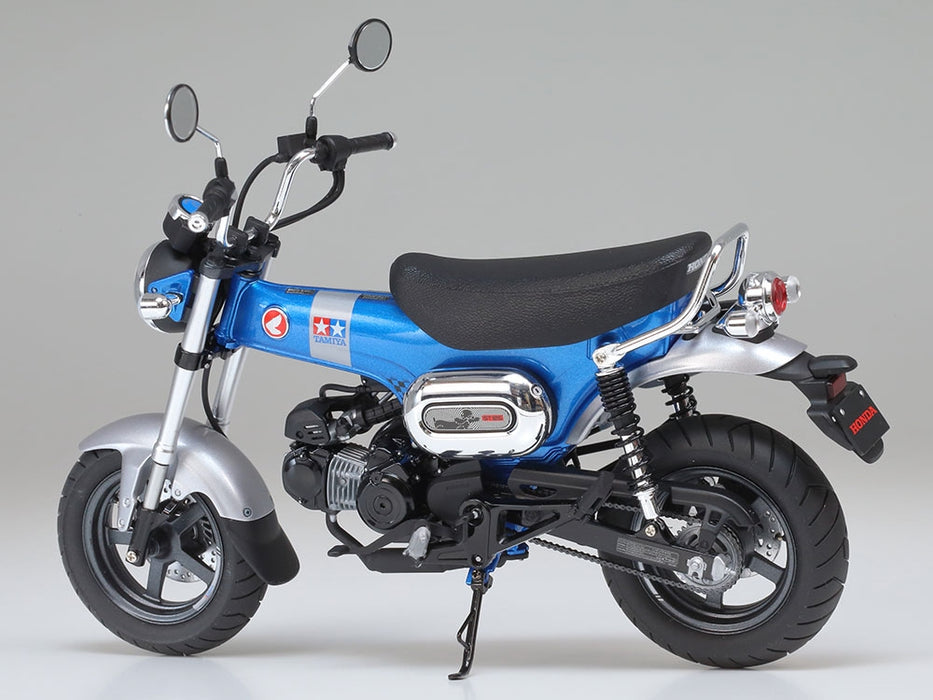 Honda Dax125 1:12 scale model kit