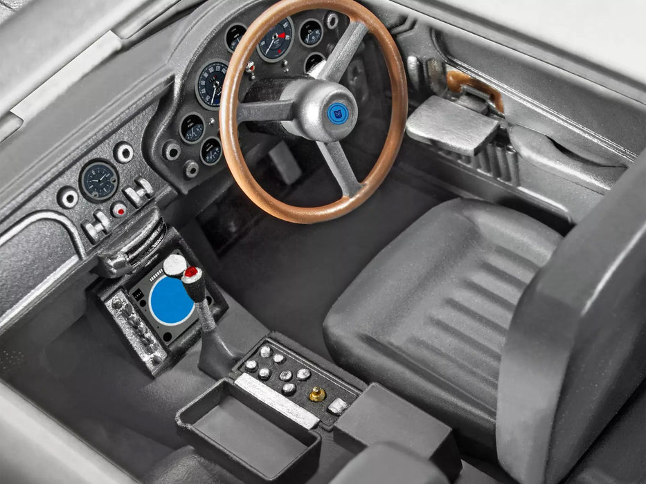 VÍDEO: Aston Martin DB12 Goldfinger Edition, homenaje a 007 y su DB5 VÍDEO: Aston Martin DB12 Goldfinger Edition, homenaje a 007 y su DB5