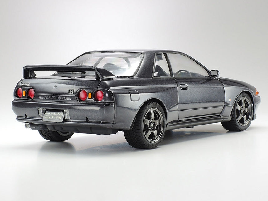 Nissan Skyline GTR 1:24 scale model kit