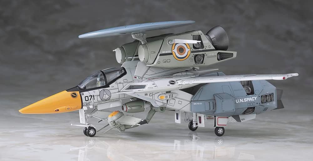 Hasegawa Macross VE-1 Elintseeker - 1/72 Scale Model