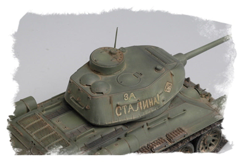 HobbyBoss Soviet T-34/85 (Model 1944 flattened turret)Tank - 1/48 Scale Model Kit