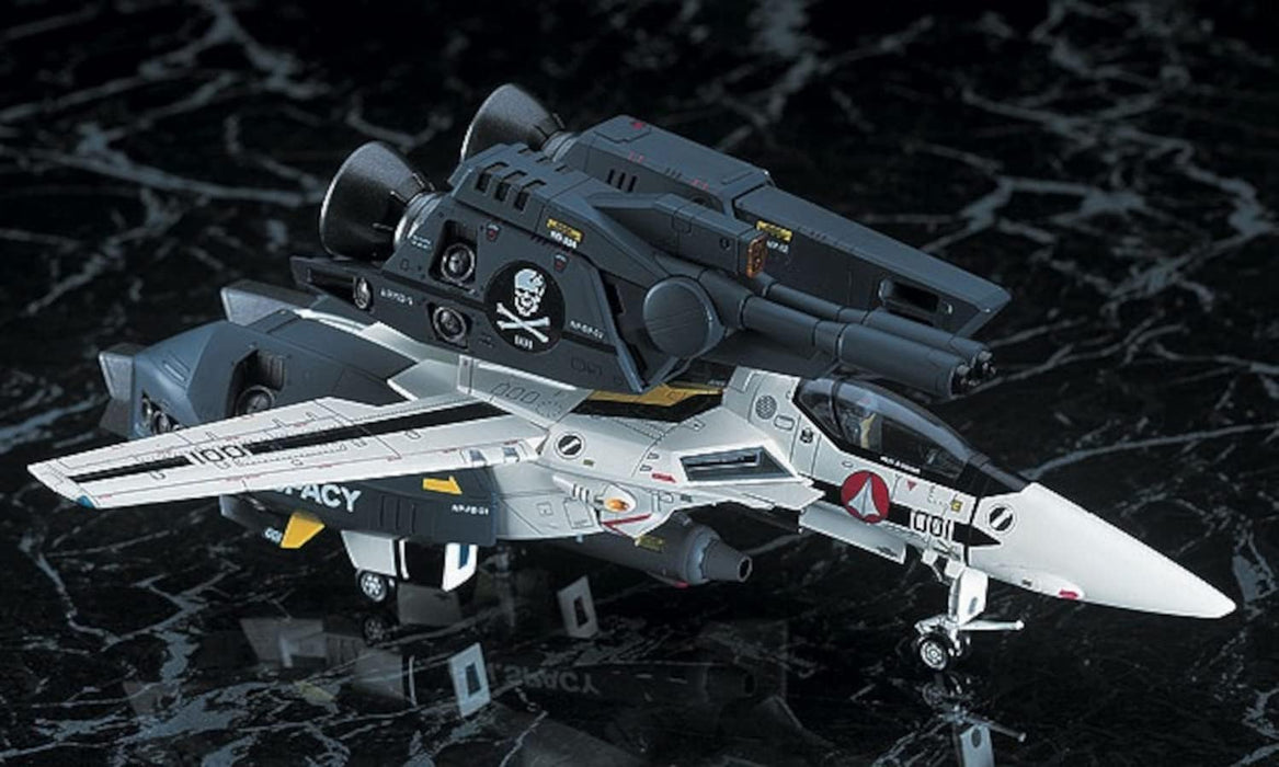 Hasegawa Macross VF-1 Super Strike Valkyrie - 1/72 Scale Model