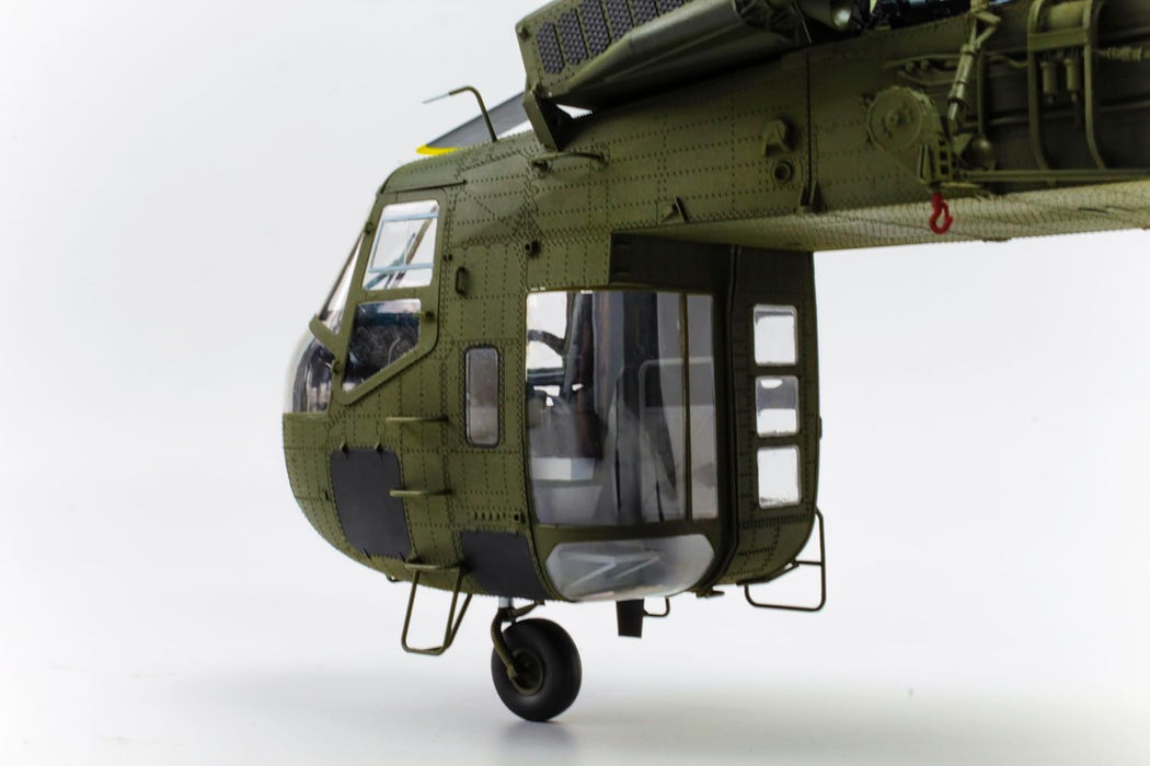 ICM Sikorsky CH-54A Tarhe US Heavy Helicopter -  1/35 Scale Model Kit