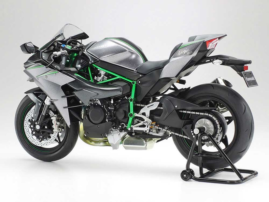 Kawasaki Ninja H2 Carbon 1:12 scale model kit