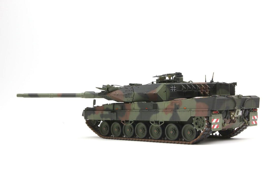 MENG GERMAN MAIN BATTLE TANK LEOPARD 2 A7 -  1/35 Scale Model