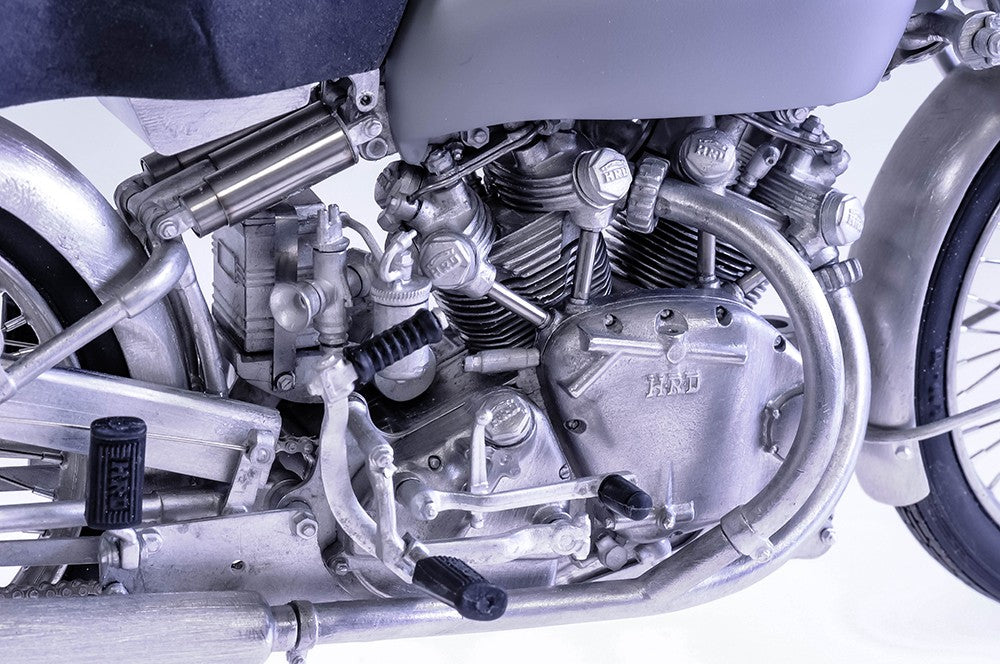 1/9 Scale Full Detail Kit: 1948 HRD Vincent Black Shadow - Iconic Motorcycle