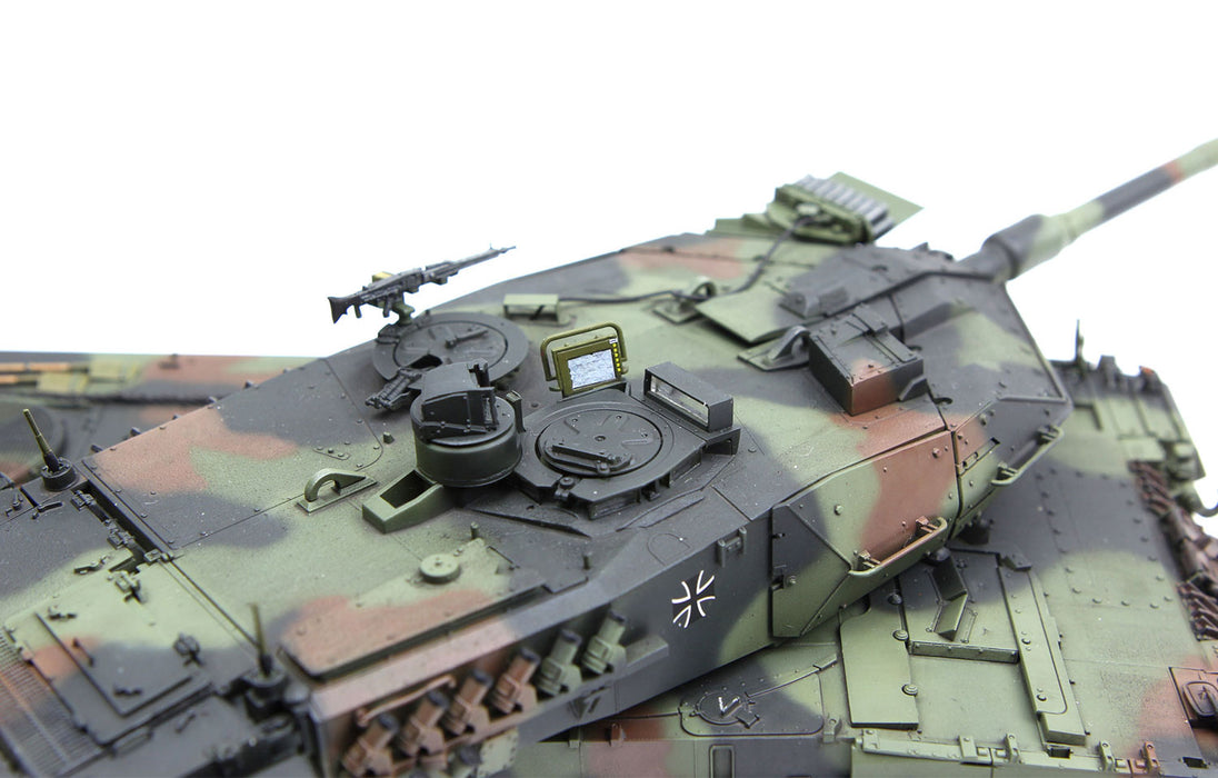 MENG GERMAN MAIN BATTLE TANK LEOPARD 2 A7 -  1/35 Scale Model