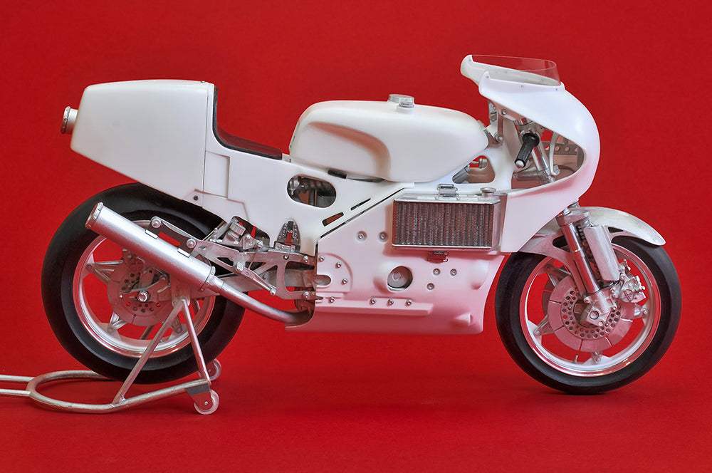 1/9 Scale Model Kit: HONDA NR500 [NR1] Full Detail