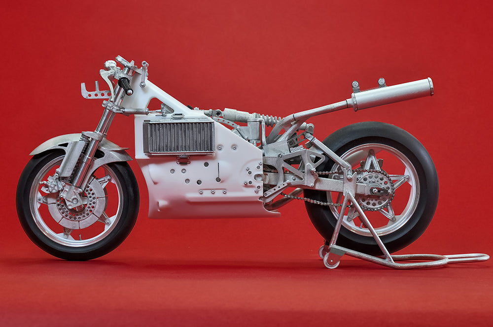 1/9 Scale Model Kit: HONDA NR500 [NR1] Full Detail