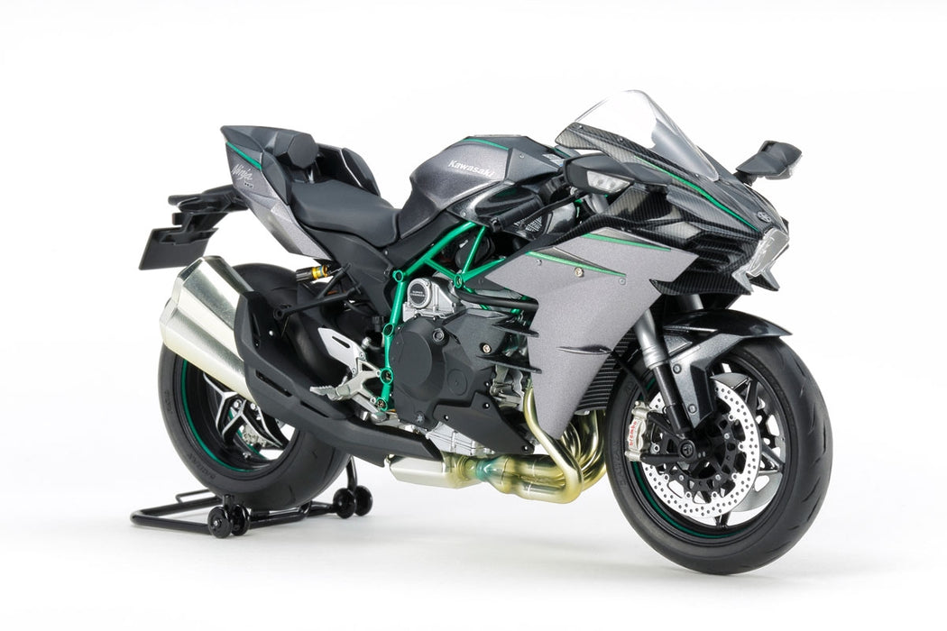 Kawasaki Ninja H2 Carbon 1:12 scale model kit