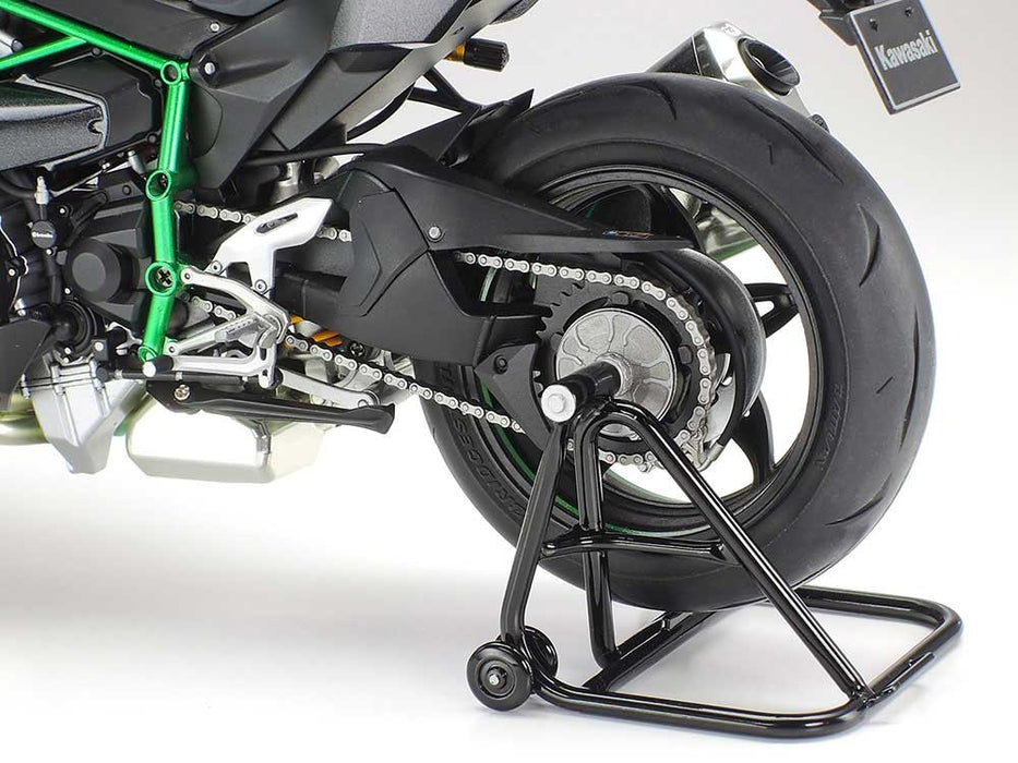 Kawasaki Ninja H2 Carbon 1:12 scale model kit