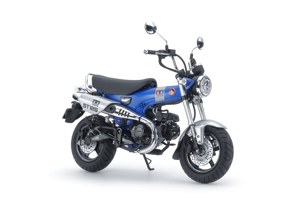 Honda Dax125 1:12 scale model kit