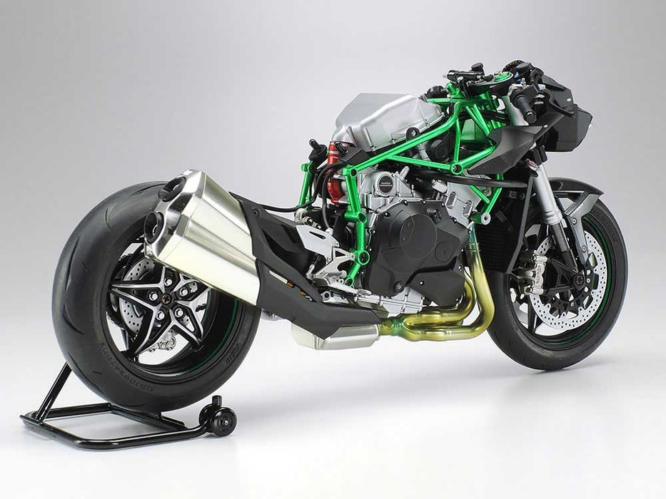 Kawasaki Ninja H2 Carbon 1:12 scale model kit