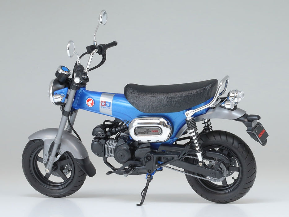 Honda Dax125 1:12 scale model kit