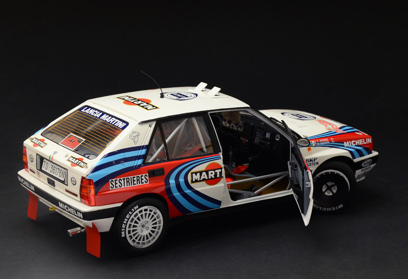 Italeri Lancia Delta HF integrale 16v - 1/12 Scale Model Kit